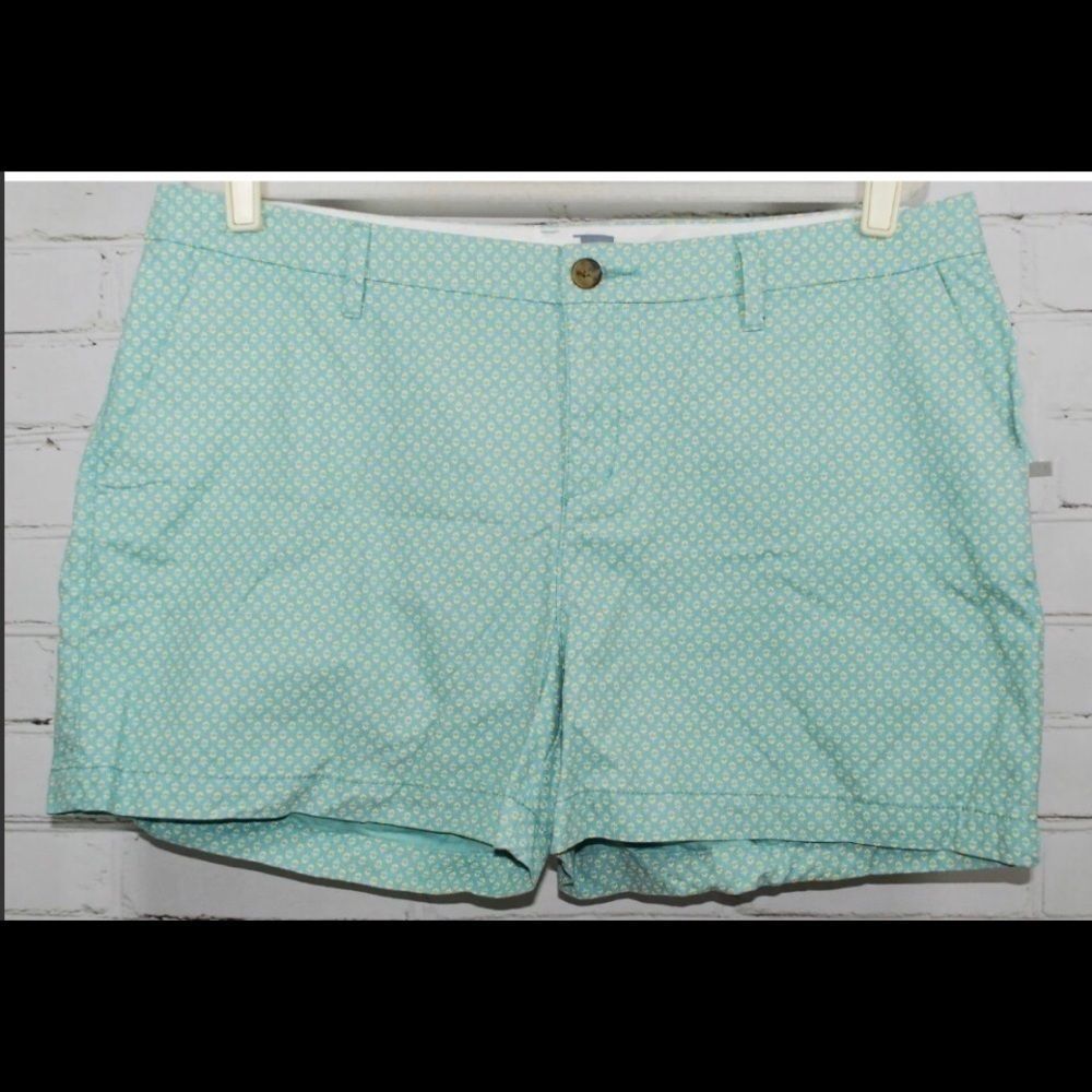 Womens Old Navy Blue Floral Patterned Shorts Sz 14 - Picture 2 of 2